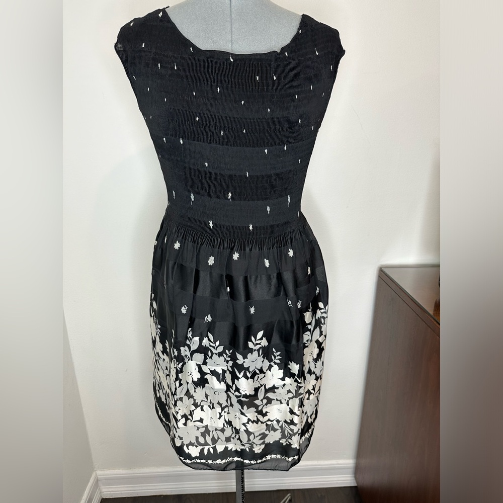 Max Studio Women's Black Floral Sleeveless